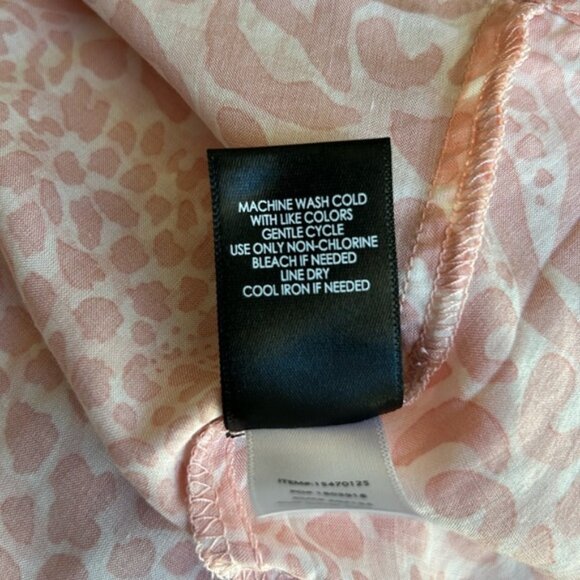 ~e New Torrid animal print blouse with pockets - Picture 7 of 8